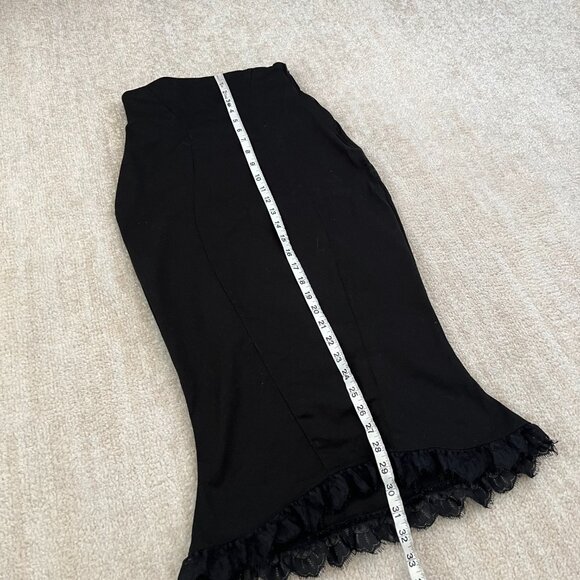 Elegant Black Lace Trim Skirt - Picture 5 of 11